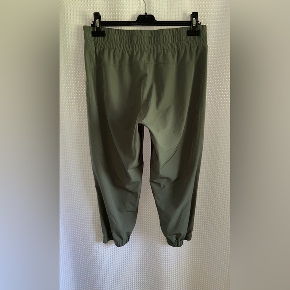 Women’s Kyodan army green KEEP IT MOVING crop pants size Large - Picture 11 of 15